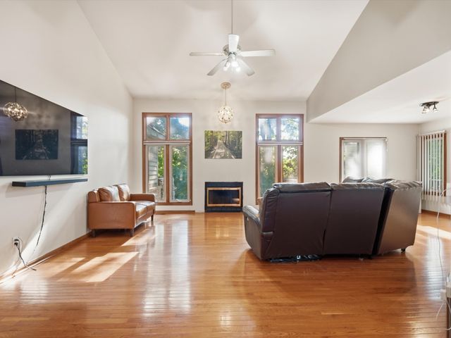 5220 Huron Hills Drive, Commerce Twp, MI 48382