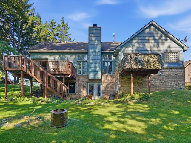 5220 Huron Hills Drive, Commerce Twp, MI 48382