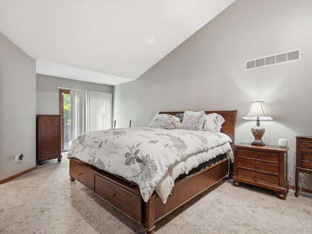 5220 Huron Hills Drive, Commerce Twp, MI 48382