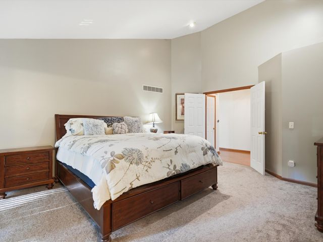 5220 Huron Hills Drive, Commerce Twp, MI 48382