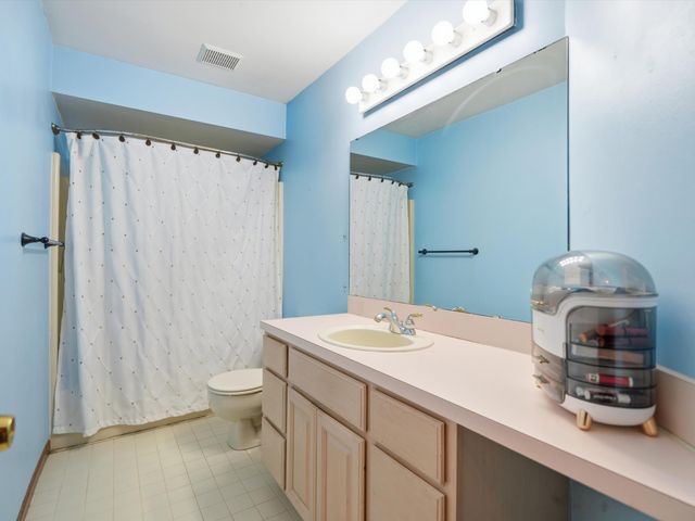 5220 Huron Hills Drive, Commerce Twp, MI 48382