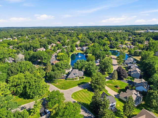 5220 Huron Hills Drive, Commerce Twp, MI 48382