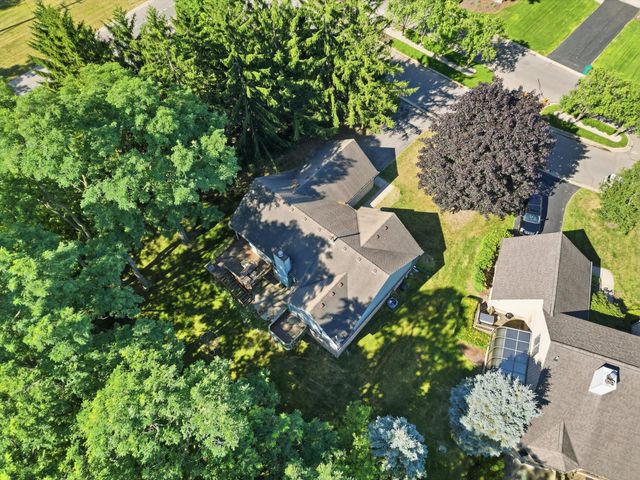 5220 Huron Hills Drive, Commerce Twp, MI 48382