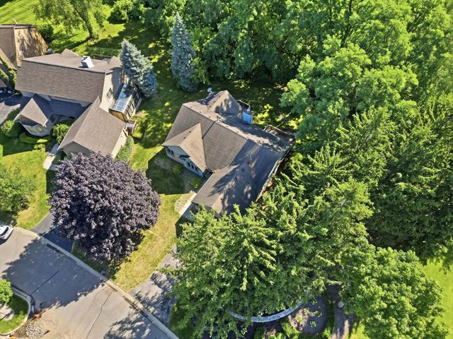 5220 Huron Hills Drive, Commerce Twp, MI 48382