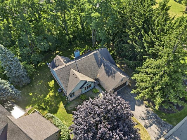 5220 Huron Hills Drive, Commerce Twp, MI 48382