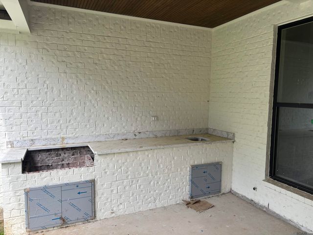 7270 Riverbank Dr, Denham Springs, LA 70706