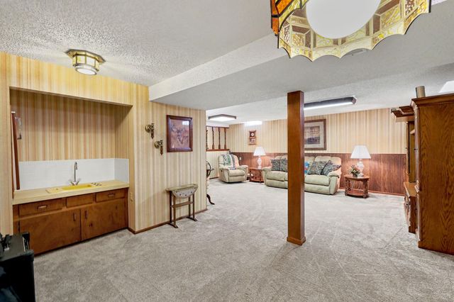 501 S Cheryl Ave, Wichita, KS 67209