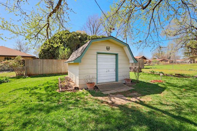 501 S Cheryl Ave, Wichita, KS 67209