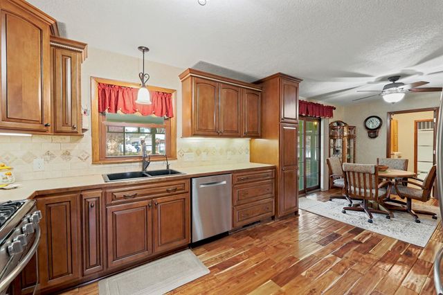 501 S Cheryl Ave, Wichita, KS 67209