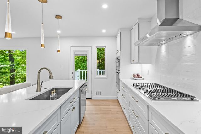 4205 BREEZEWOOD LN, Annandale, VA 22003