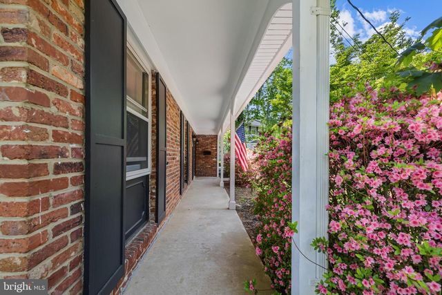 4205 BREEZEWOOD LN, Annandale, VA 22003