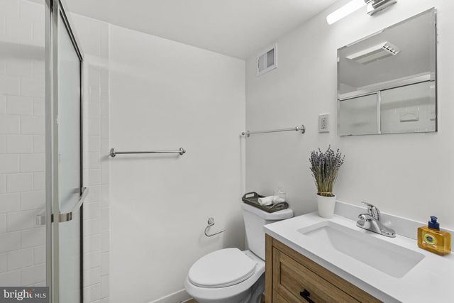 4205 BREEZEWOOD LN, Annandale, VA 22003