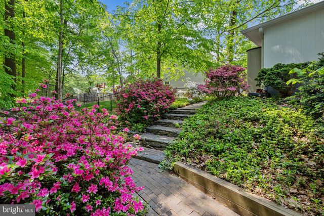 4205 BREEZEWOOD LN, Annandale, VA 22003