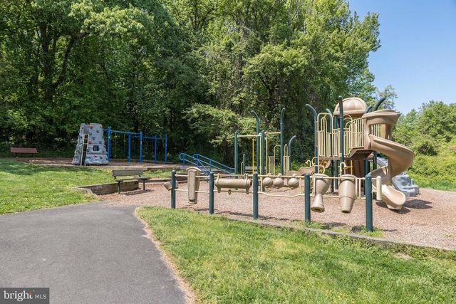 4205 BREEZEWOOD LN, Annandale, VA 22003