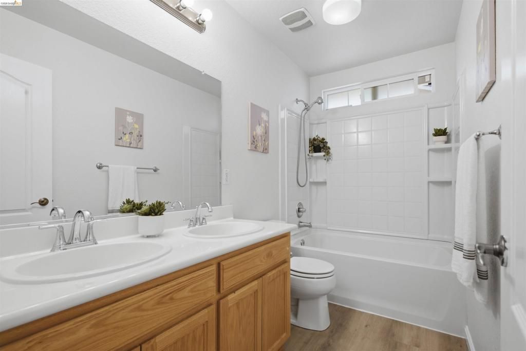Image 18 of property listing at 5217 Rainwood Way, Antioch, CA 94531