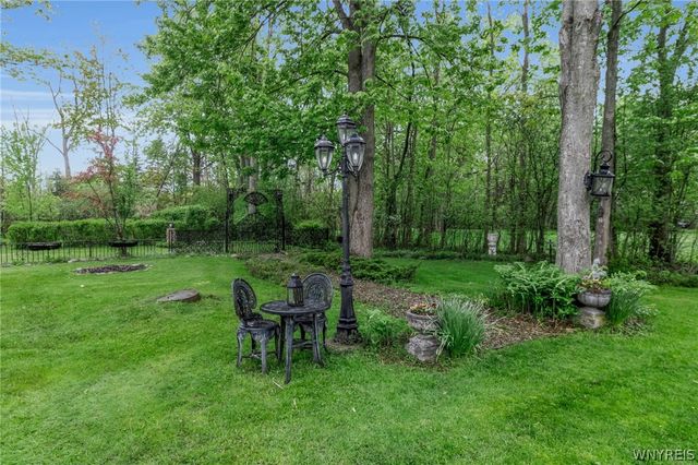 5409 Maelou Drive, Hamburg, NY 14075