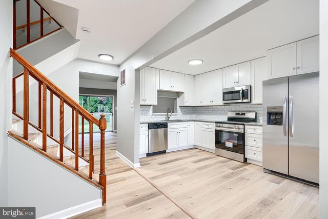 28 SANDSTONE CT, Nottingham, MD 21236