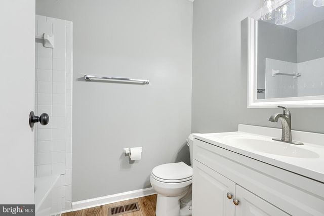 28 SANDSTONE CT, Nottingham, MD 21236