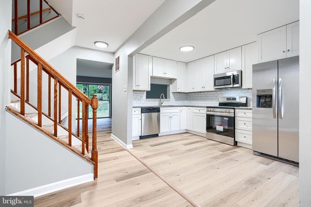 28 SANDSTONE CT, Nottingham, MD 21236