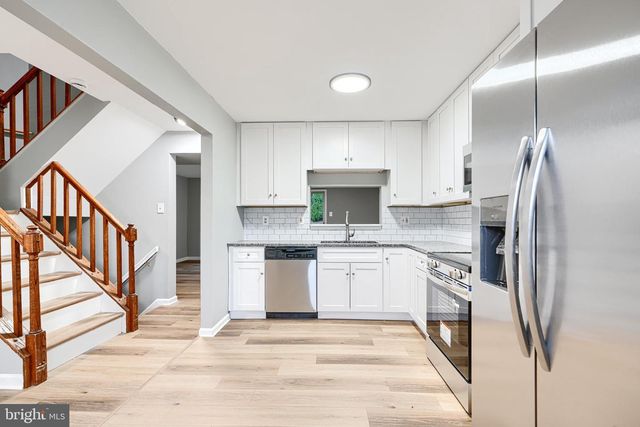 28 SANDSTONE CT, Nottingham, MD 21236