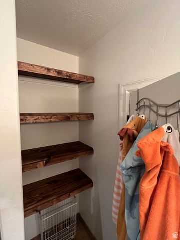 992 W 350 N, Roosevelt, UT 84066