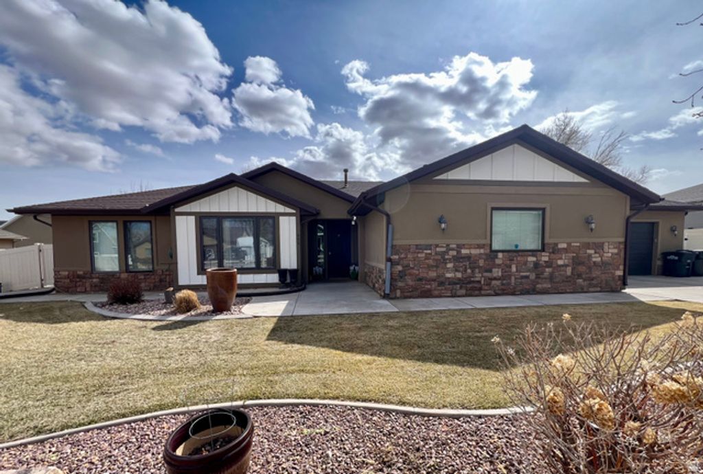 992 W 350 N, Roosevelt, UT 84066