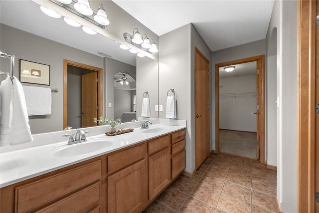 2812 Broken Woods Drive, Coralville, IA 52241