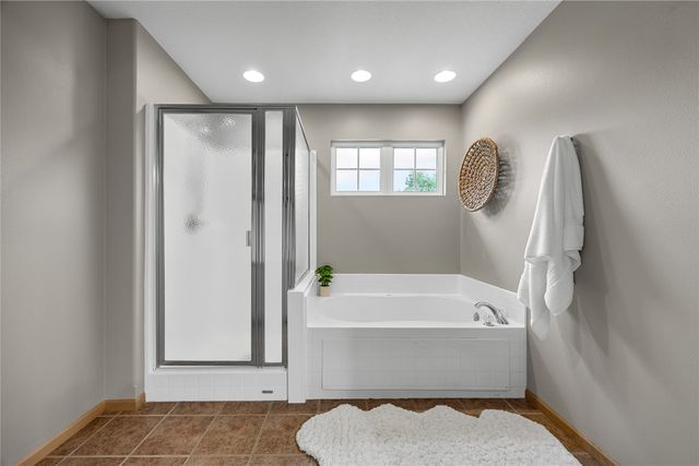 2812 Broken Woods Drive, Coralville, IA 52241