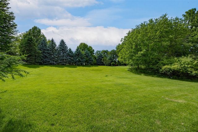 2812 Broken Woods Drive, Coralville, IA 52241