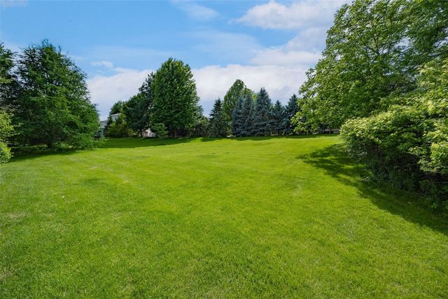 2812 Broken Woods Drive, Coralville, IA 52241