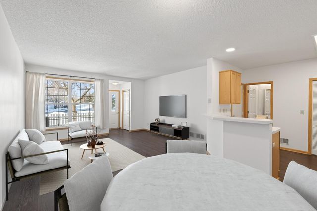 1887 Wildflower Court, Shoreview, MN 55126