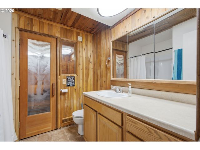 3820 Se EL CAMINO Dr, Gresham, OR 97080