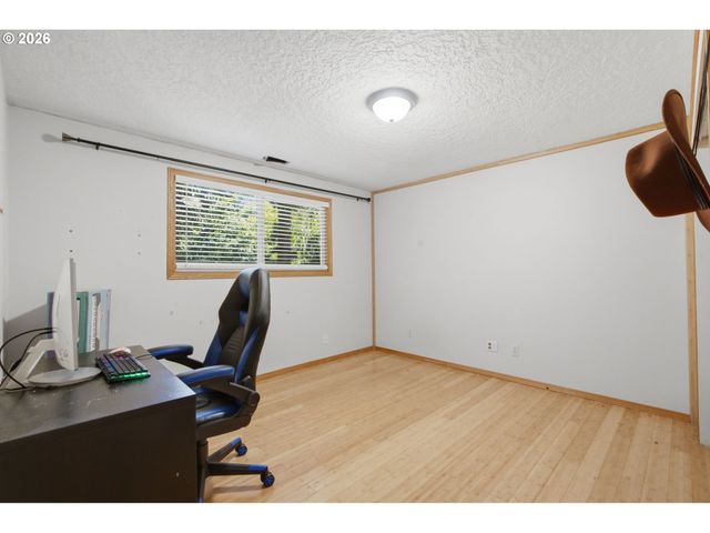 3820 Se EL CAMINO Dr, Gresham, OR 97080