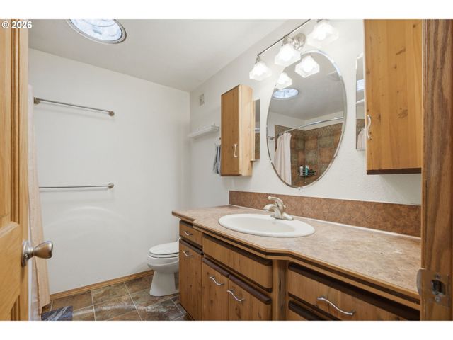3820 Se EL CAMINO Dr, Gresham, OR 97080