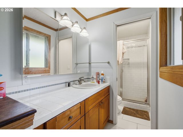 3820 Se EL CAMINO Dr, Gresham, OR 97080
