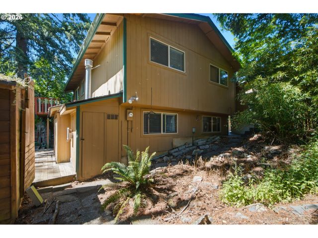 3820 Se EL CAMINO Dr, Gresham, OR 97080