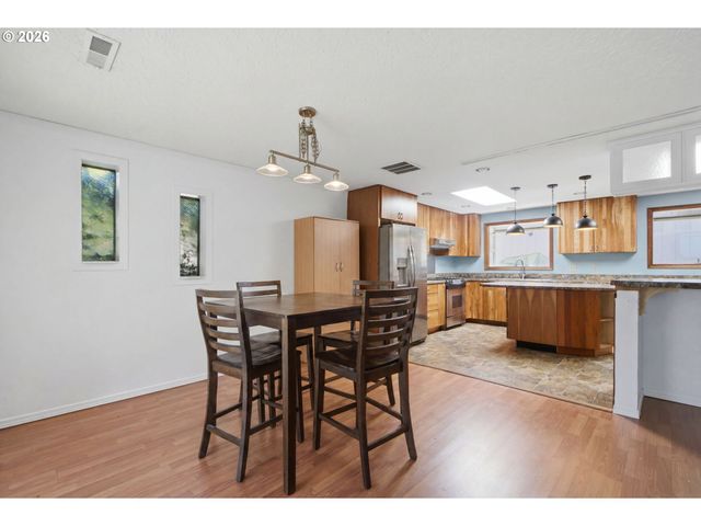 3820 Se EL CAMINO Dr, Gresham, OR 97080