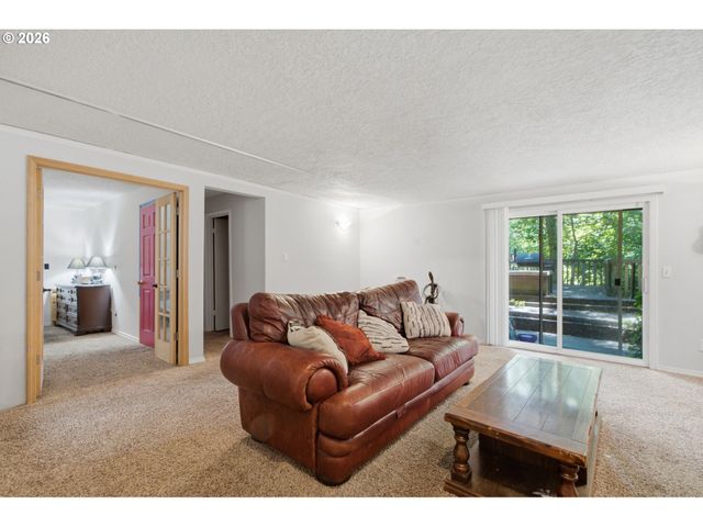 3820 Se EL CAMINO Dr, Gresham, OR 97080