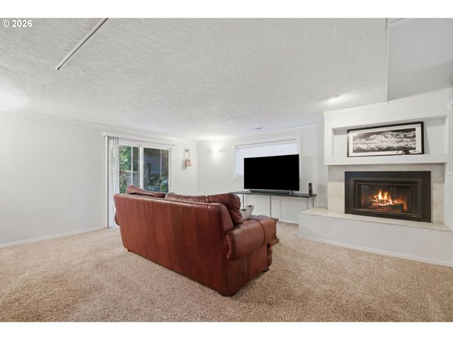 3820 Se EL CAMINO Dr, Gresham, OR 97080