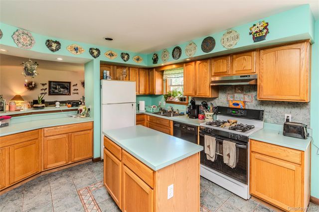 31 Josephs Drive, Saugerties, NY 12477