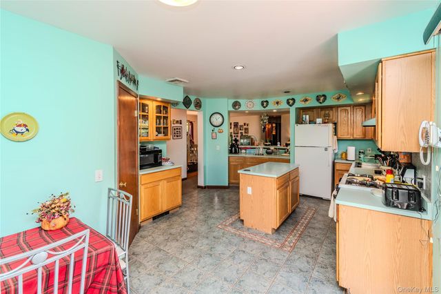 31 Josephs Drive, Saugerties, NY 12477