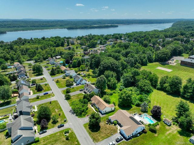 31 Josephs Drive, Saugerties, NY 12477