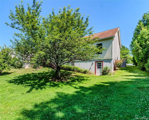 31 Josephs Drive, Saugerties, NY 12477