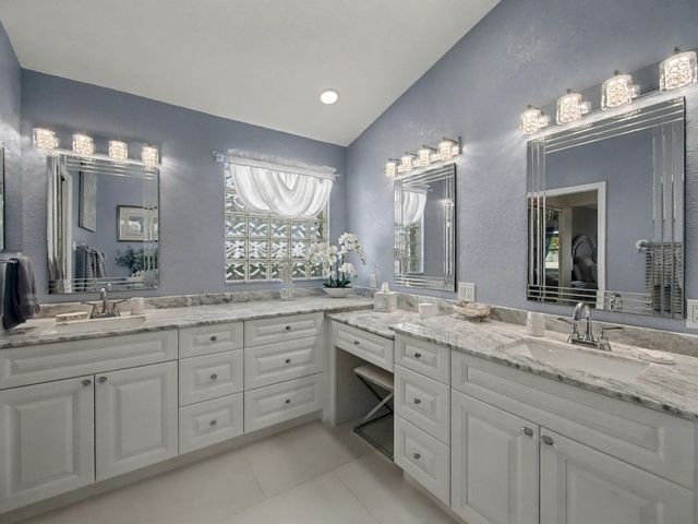 7727 Great Glen Circle, Delray Beach, FL 33446