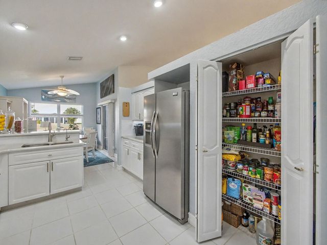 7727 Great Glen Circle, Delray Beach, FL 33446