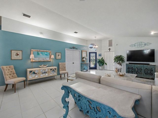 7727 Great Glen Circle, Delray Beach, FL 33446