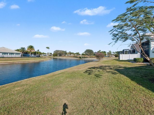 7727 Great Glen Circle, Delray Beach, FL 33446