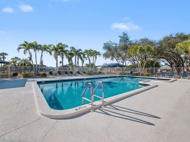 7727 Great Glen Circle, Delray Beach, FL 33446