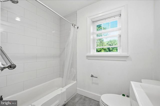 17 LIZBETH LN, Berwyn, PA 19312