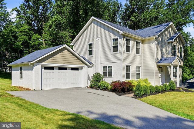 17 LIZBETH LN, Berwyn, PA 19312